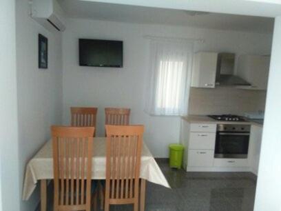 Apartments By The Sea Pag - 11778 Паг Екстериор снимка
