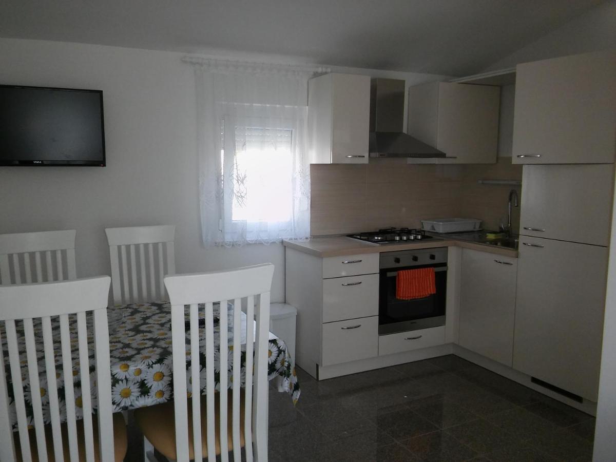 Apartments By The Sea Pag - 11778 Паг Екстериор снимка